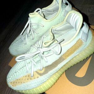 YEEZY BOOST 350 HYPERS MEN 7 WMN 8.5/9